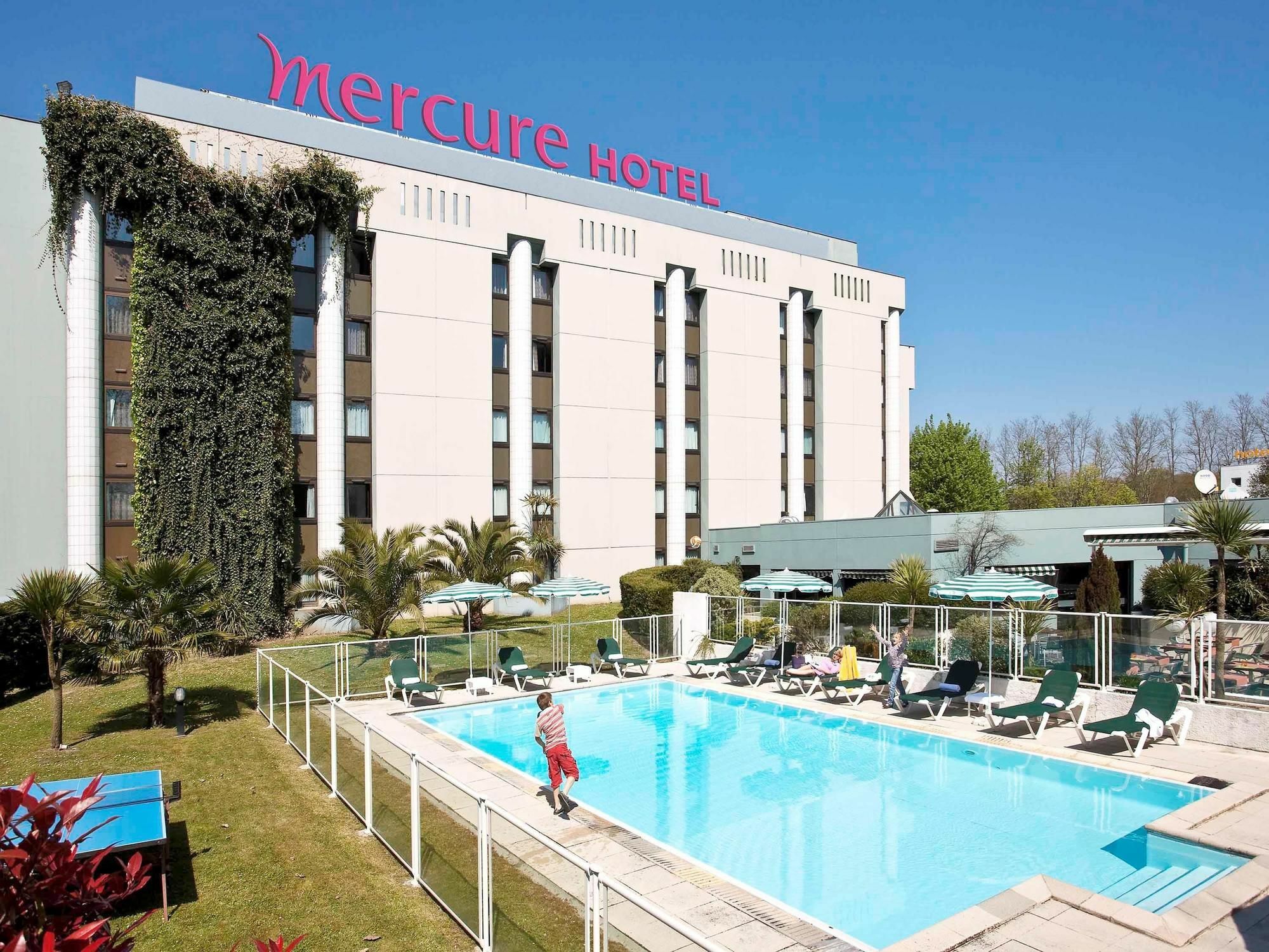 Mercure Pau Palais Des Sports Exterior photo