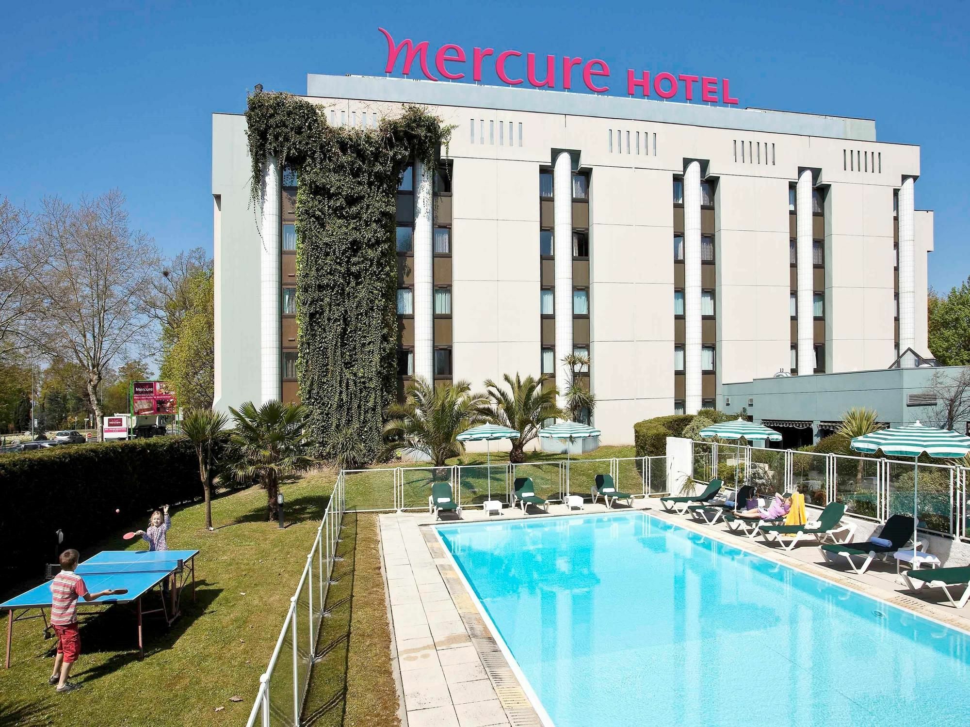 Mercure Pau Palais Des Sports Exterior photo