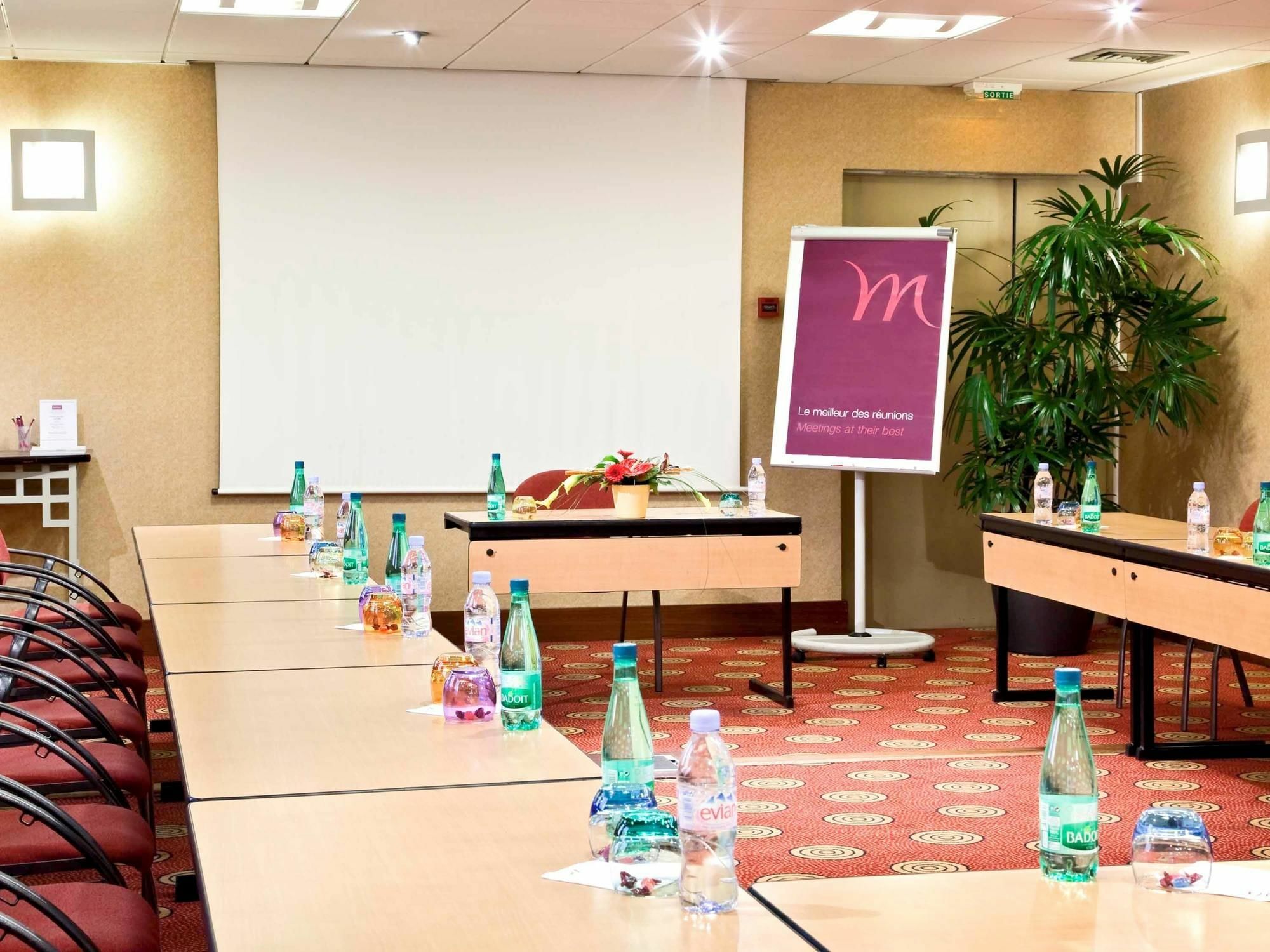 Mercure Pau Palais Des Sports Exterior photo