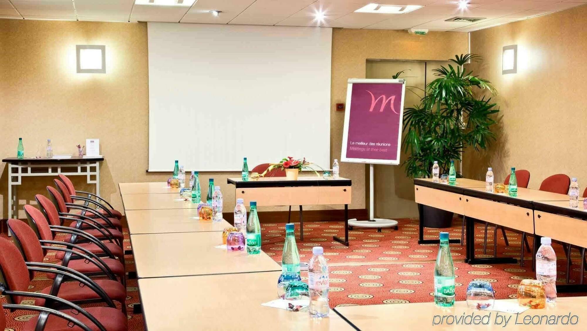 Mercure Pau Palais Des Sports Restaurant photo